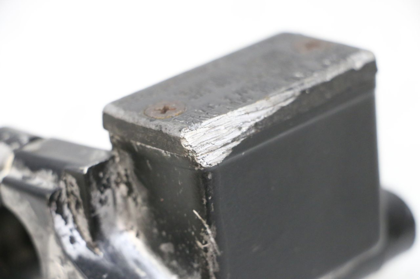 photo de MASTERCYLINDER ANTERIORE YAMAHA TTR 125 (2000 - 2020) - Dettagli dei punti di fissaggio