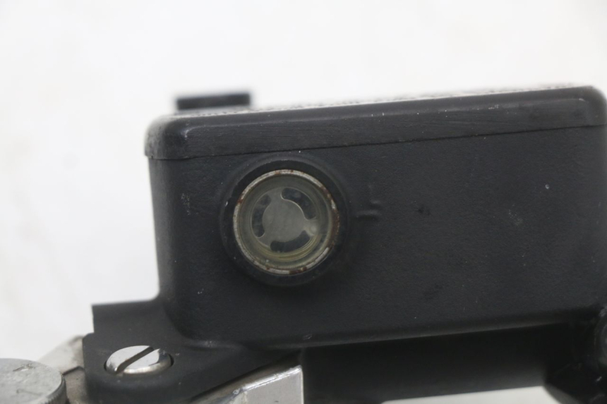 photo de CILINDRO PRINCIPALE ANTERIORE KYMCO XCITING 250 (2006 - 2009)