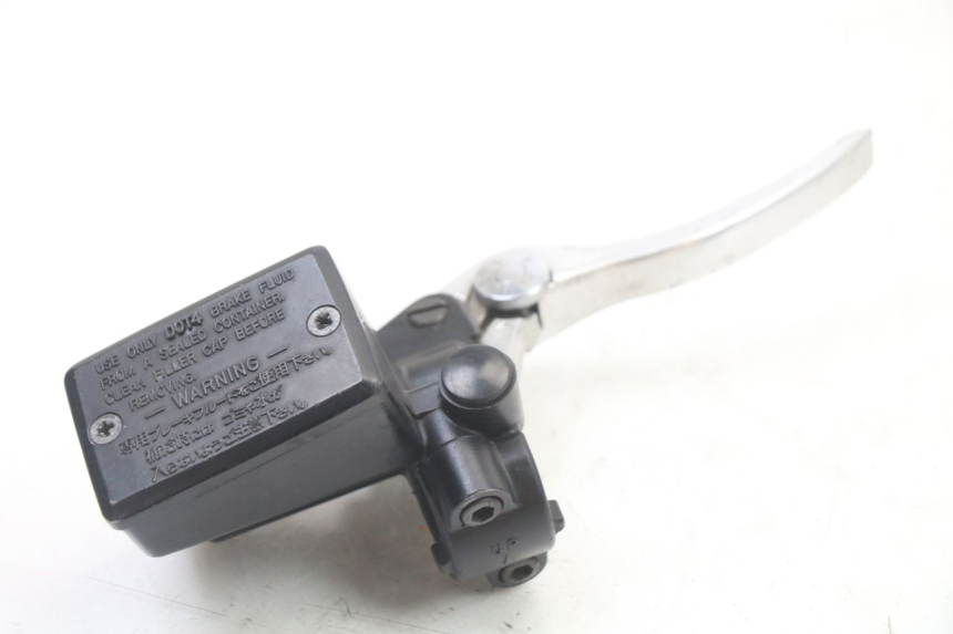photo de MASTERCYLINDER ANTERIORE YAMAHA FZS FAZER 600 (2001 - 2003)