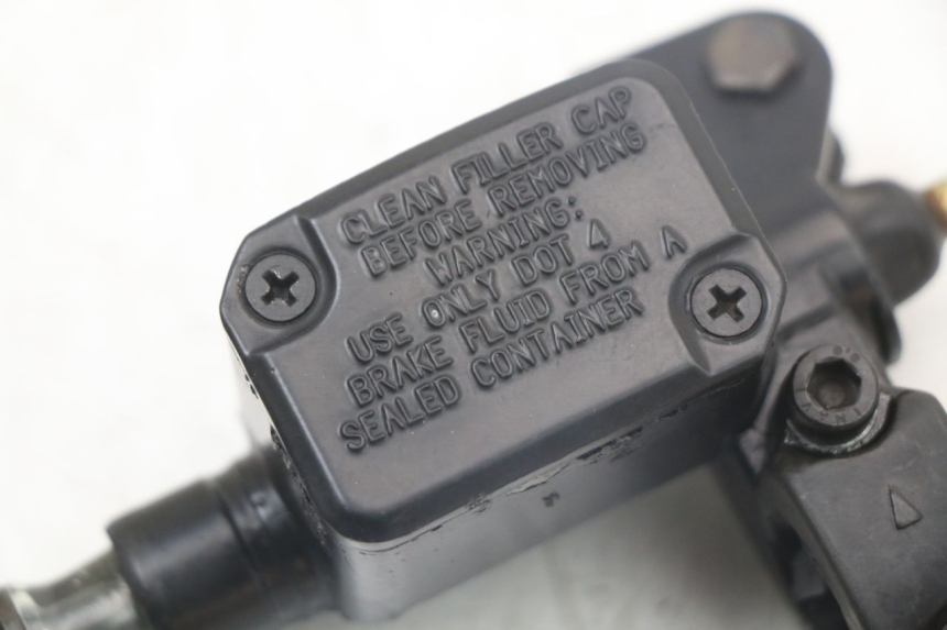 photo de MASTERCYLINDER ANTERIORE YAMAHA YP MAJESTY 125 (2002 - 2006)