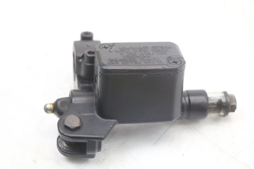 photo de MASTERCYLINDER ANTERIORE YAMAHA YP MAJESTY 125 (2002 - 2006)