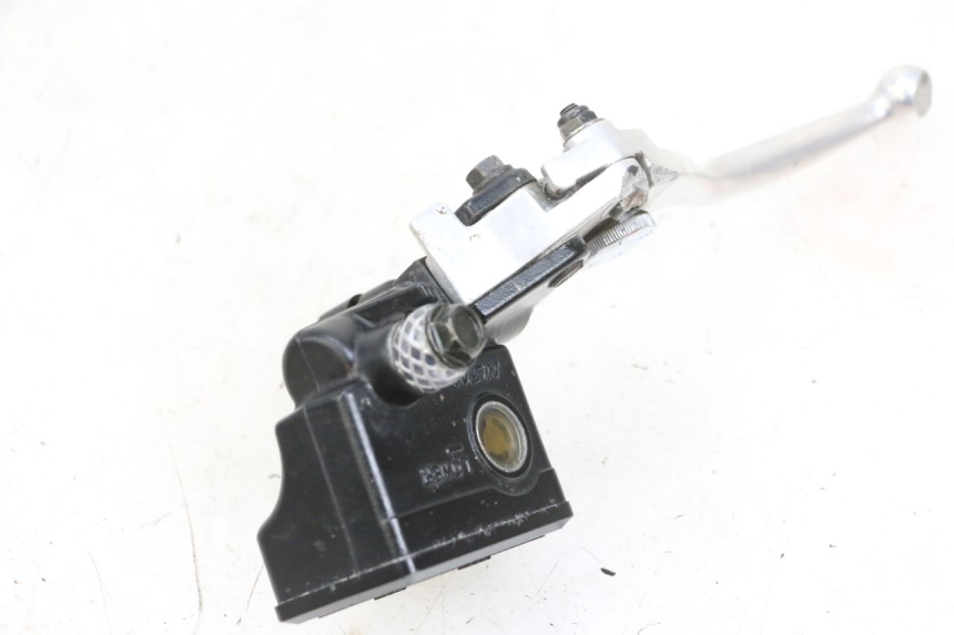 photo de POMPA FRENO ANTERIORE KAWASAKI ZR 7 750 (1999 - 2001) - Altra angolazione