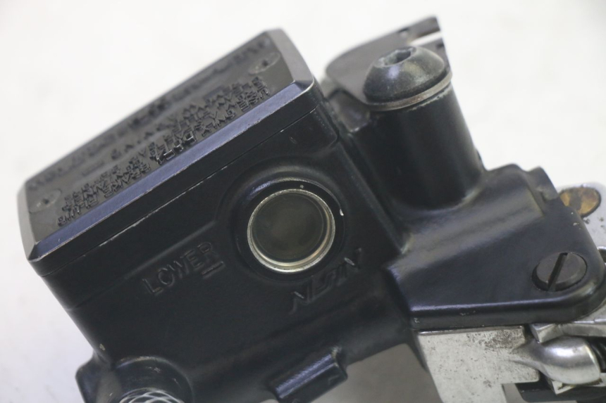 photo de CILINDRO FRIZIONE YAMAHA FJR ABS 1300 (2006 - 2012) - Primo piano tecnico