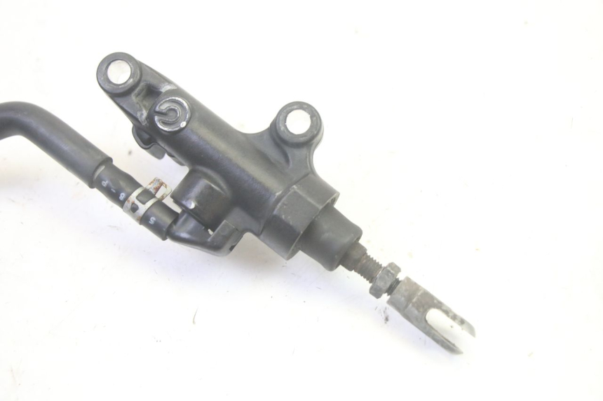 photo de MASTERCYLINDER FRENO POSTERIORE YAMAHA FJR ABS 1300 (2006 - 2012) - Dettagli dei punti di fissaggio