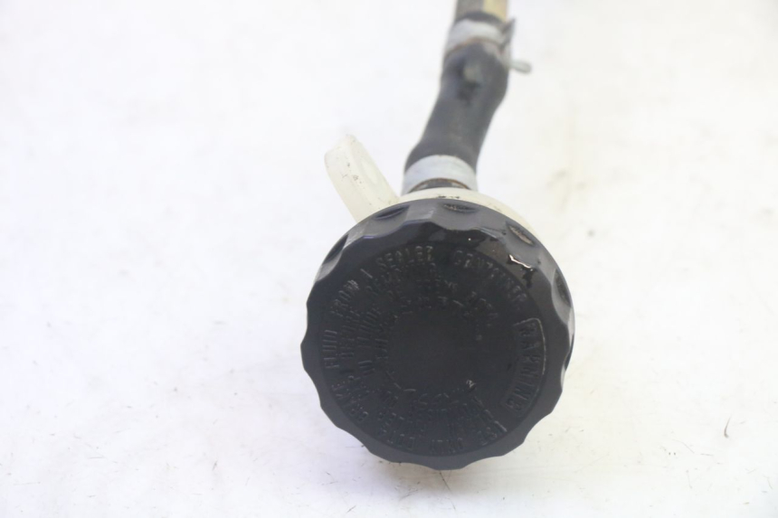 photo de POMPA FRENO POSTERIORE KAWASAKI GPZ RX 1000 (1986 - 1988) - Primo piano tecnico