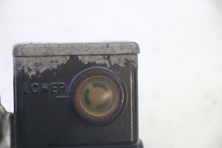 photo de POMPA FRENO POSTERIORE SYM GTS EVO 125 (2009 - 2013) - Primo piano tecnico