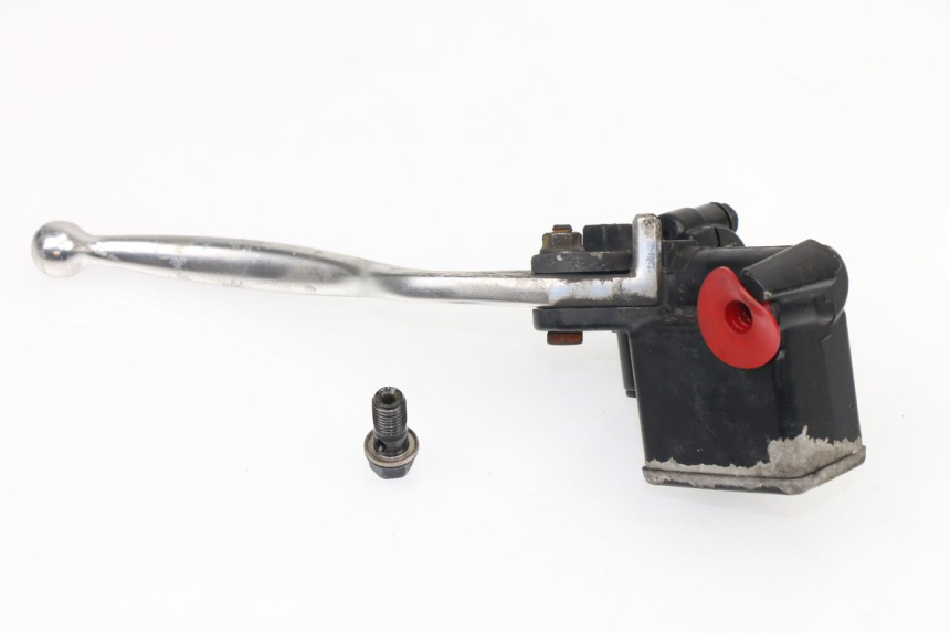 photo de CILINDRO PRINCIPALE FRENO POSTERIORE SYM GTS 125 (2005 - 2008)