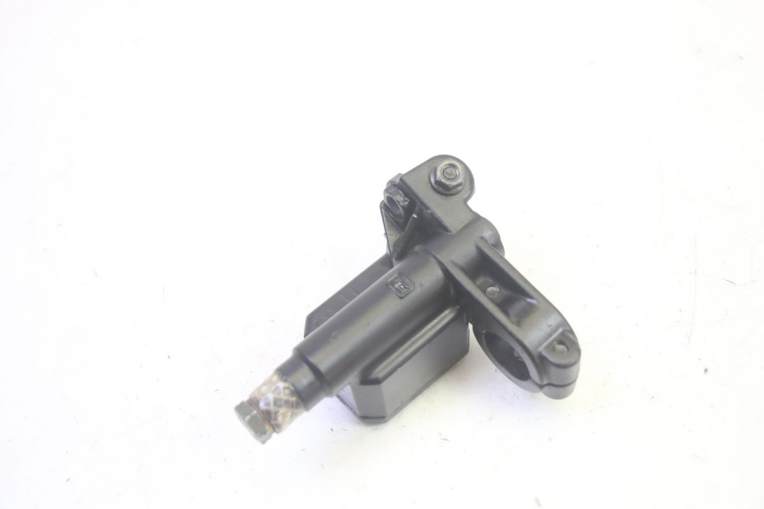 photo de MASTERCYLINDER FRENO POSTERIORE PIAGGIO MP3 LT 400 (2007 - 2012) - Primo piano tecnico