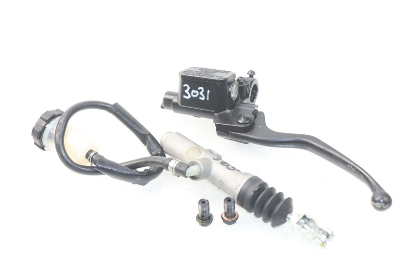 photo de CILINDRO PRINCIPALE FRENO POSTERIORE PIAGGIO MP3 HPE 500 (2019 - 2022)
