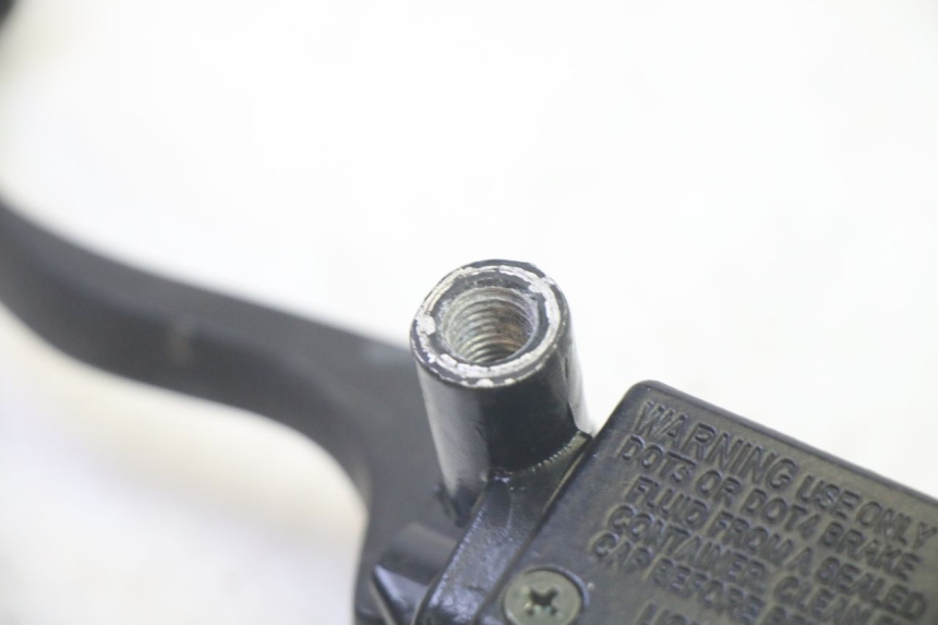 photo de POMPA FRENO POSTERIORE EFUN PUSA 1 - Altra angolazione