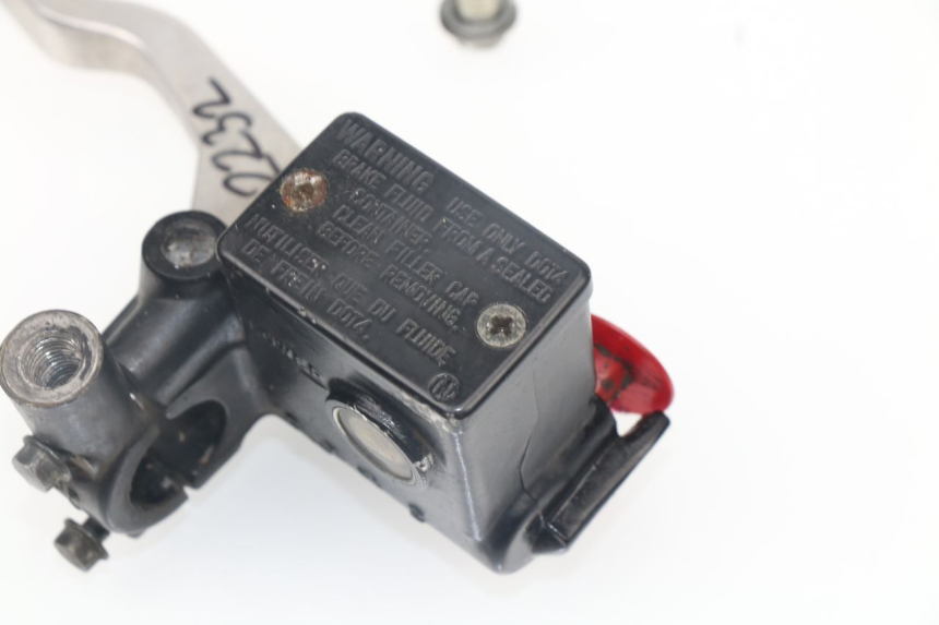 photo de MASTERCYLINDER FRENO POSTERIORE SUZUKI BURGMAN 125 (2007 - 2014)
