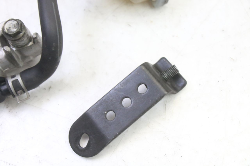 photo de POMPA FRENO POSTERIORE SUZUKI SV S 650 (2003 - 2009)
