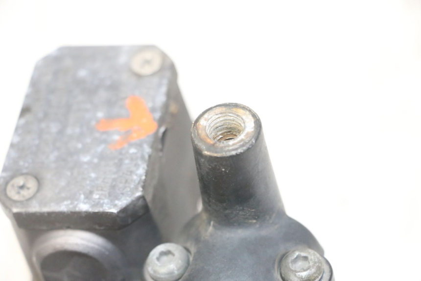 photo de MASTERCYLINDER FRENO POSTERIORE YAMAHA XMAX X-MAX 125 (2006 - 2009)