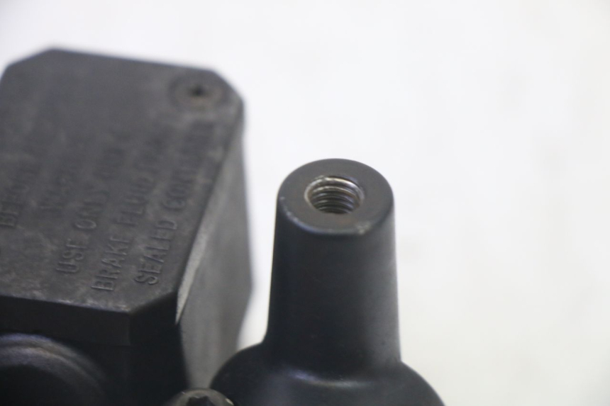 photo de MASTERCYLINDER FRENO POSTERIORE YAMAHA X-MAX XMAX 250 (2006 - 2009)