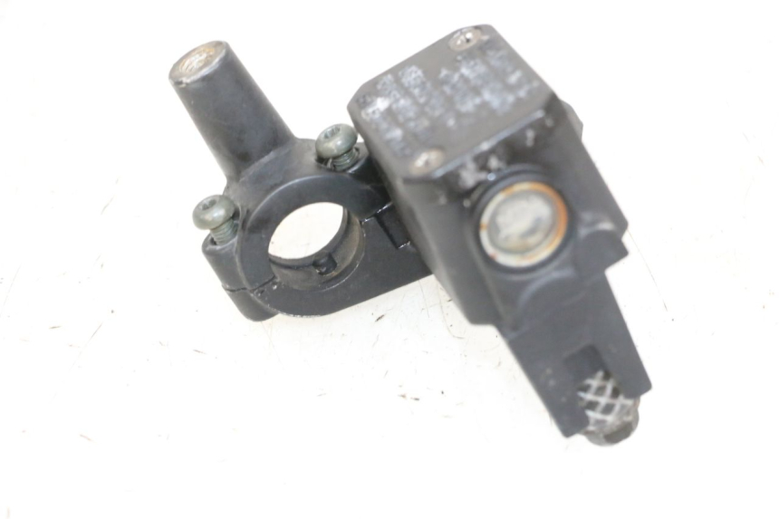 photo de MASTERCYLINDER FRENO POSTERIORE YAMAHA XMAX X-MAX 125 (2006 - 2009) - Dettagli dei punti di fissaggio