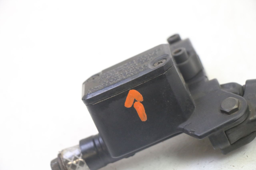 photo de POMPA FRENO POSTERIORE YAMAHA YP MAJESTY 125 (2007 - 2010)