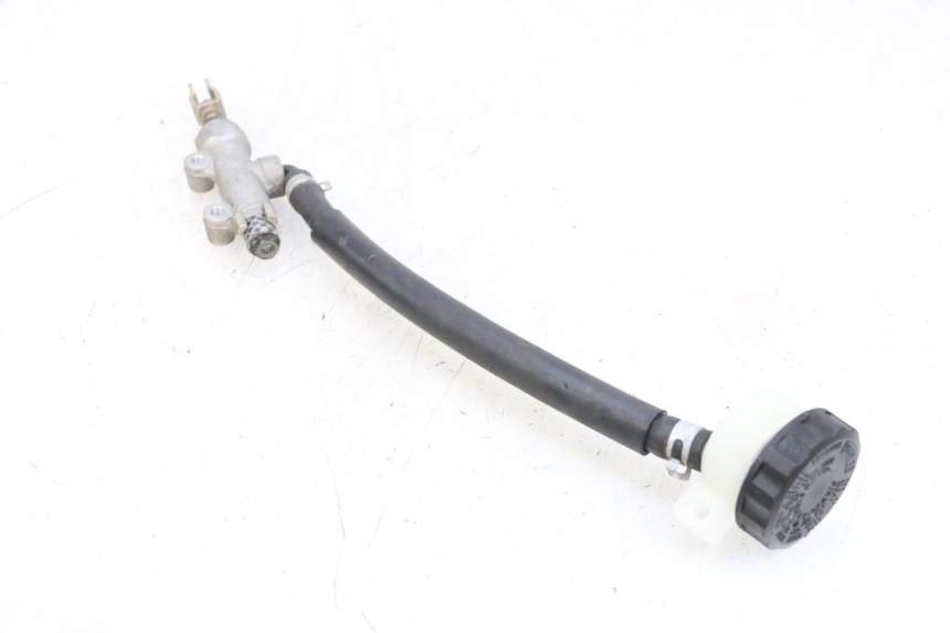 photo de POMPA FRENO POSTERIORE KAWASAKI ZR 7 750 (1999 - 2001) - Primo piano tecnico