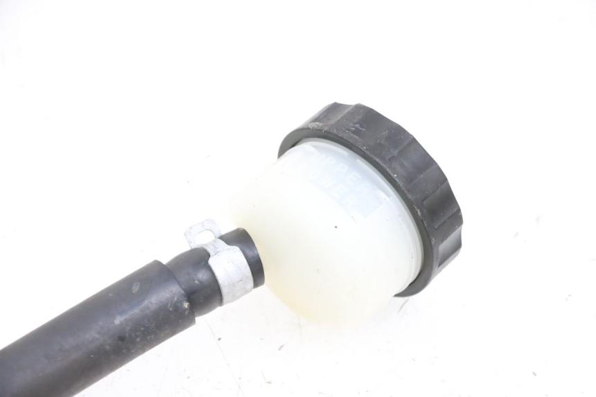 photo de POMPA FRENO POSTERIORE KAWASAKI ZR 7 750 (1999 - 2001) - Dettagli dei punti di fissaggio