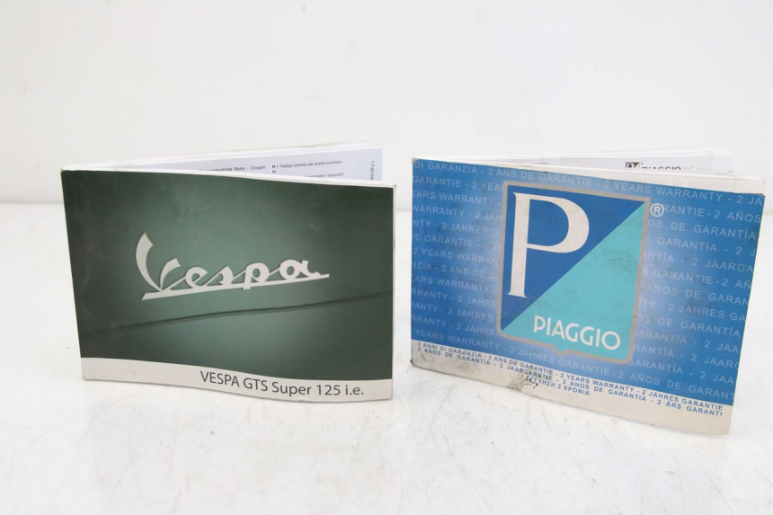 photo de MANUALE DELL'UTENTE PIAGGIO VESPA GTS SUPER IE 125 (2009 - 2016)