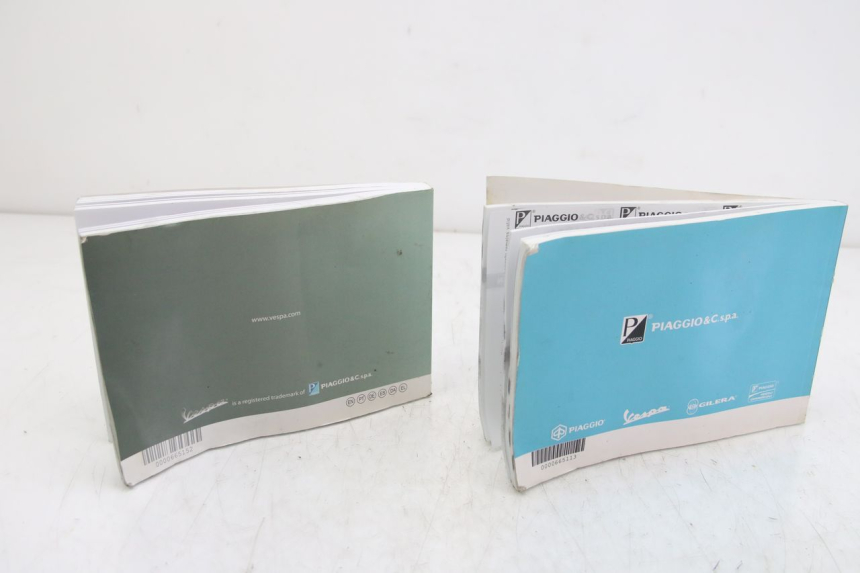 photo de MANUALE DELL'UTENTE PIAGGIO VESPA GTS SUPER IE 125 (2009 - 2016)