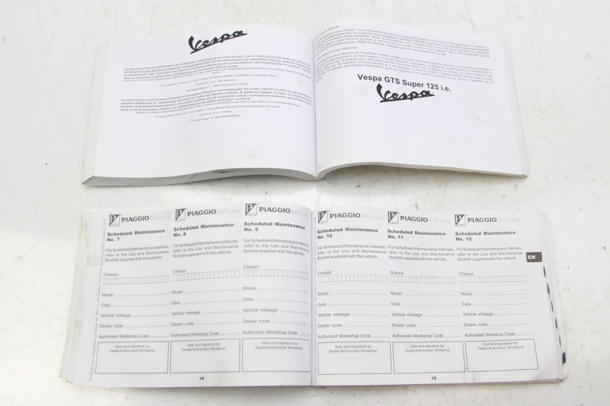 photo de MANUALE DELL'UTENTE PIAGGIO VESPA GTS SUPER IE 125 (2009 - 2016)