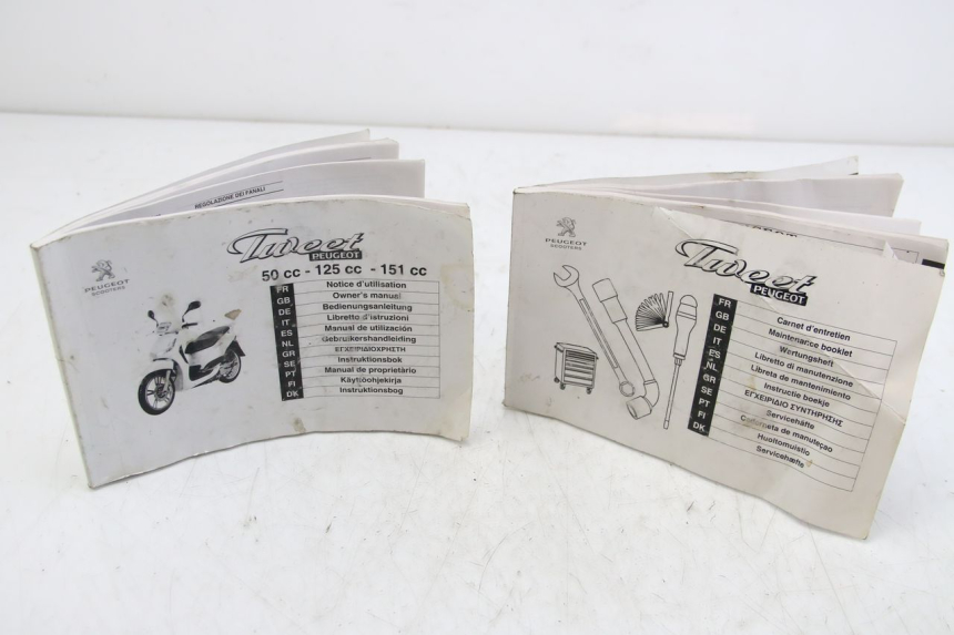 photo de MANUALE DELL'UTENTE PEUGEOT TWEET 4T 50 (2010 - 2014)