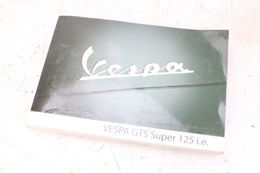 photo de MANUALE DELL'UTENTE PIAGGIO VESPA GTS SUPER IE 125 (2009 - 2016) - Vista principale