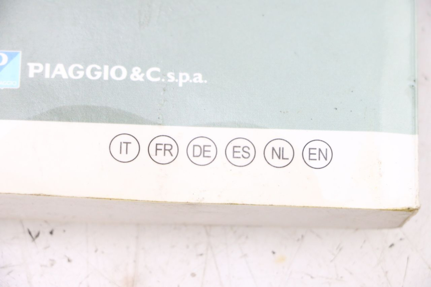 photo de MANUALE DELL'UTENTE PIAGGIO VESPA GTS SUPER IE 125 (2009 - 2016) - Vista d'insieme del prodotto