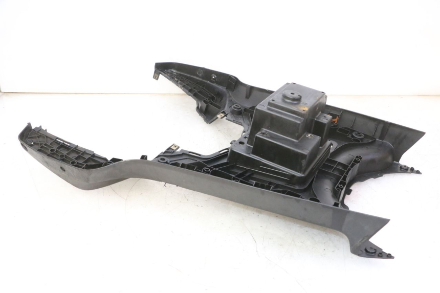 photo de CARENA PEDANA KYMCO AGILITY NAKED RENOUVO 2T 50 (2011 - 2018)