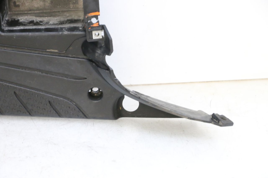 photo de MARCHE PIED MBK BOOSTER SPIRIT 50 (2004 - 2017) - Dettaglio del componente