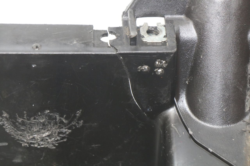 photo de CARENA PEDANA MBK BOOSTER SPIRIT NAKED 50 (2004 - 2017)