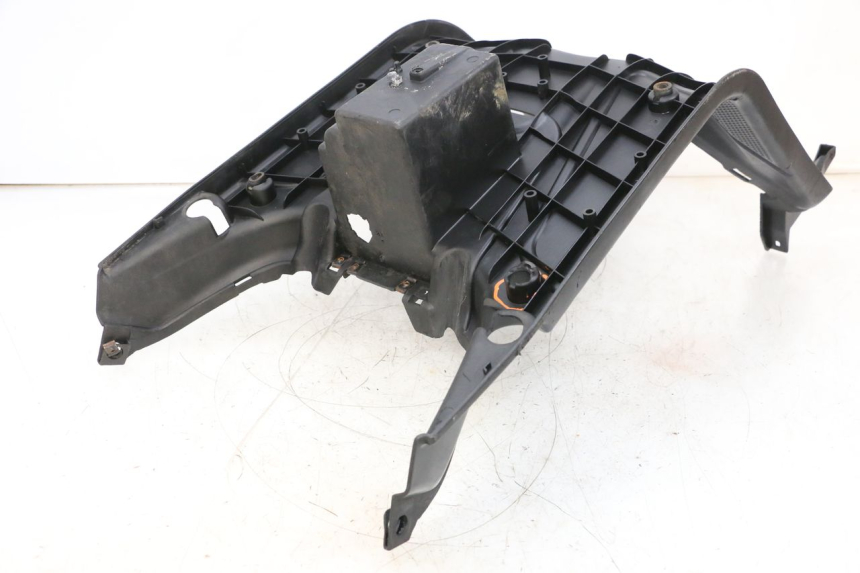 photo de CARENA PEDANA MBK BOOSTER SPIRIT NAKED 50 (2004 - 2017) - Stato della superficie e materiale