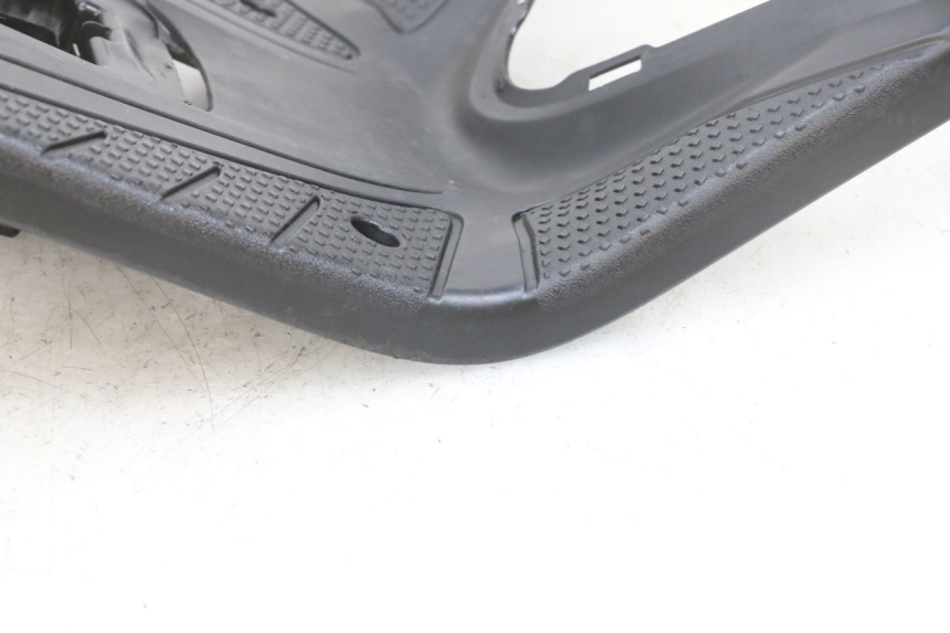 photo de PEDANE YAMAHA BW'S EASY 50 (2013 - 2016) - Stato della superficie e materiale