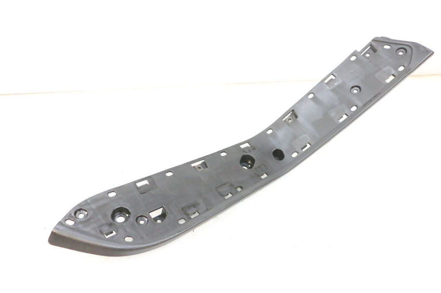 photo de CARENA PEDANA DESTRA SUZUKI BURGMAN 650 (2013 - 2020)