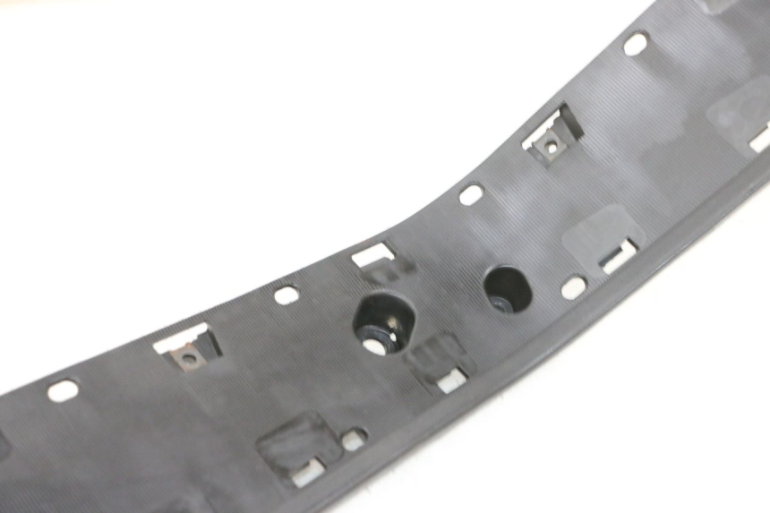 photo de CARENA PEDANA DESTRA SUZUKI BURGMAN 650 (2013 - 2020)