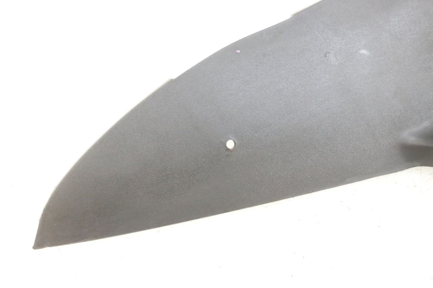 photo de CARENA PEDANA DESTRA PEUGEOT ELYSEO 125 (1999 - 2004) - Stato della superficie e materiale