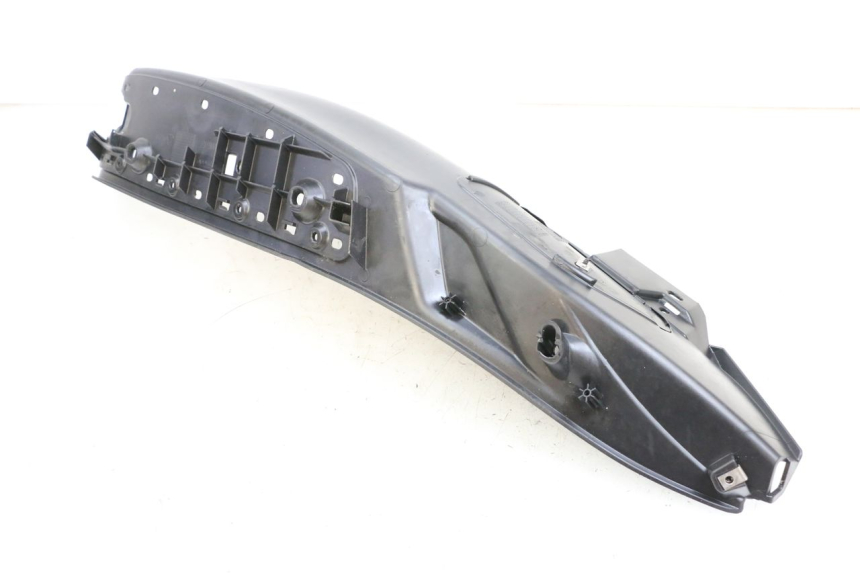 photo de CARENA PEDANA DESTRA PIAGGIO MP3 HPE 350 (2018 - 2020) - Primo piano tecnico