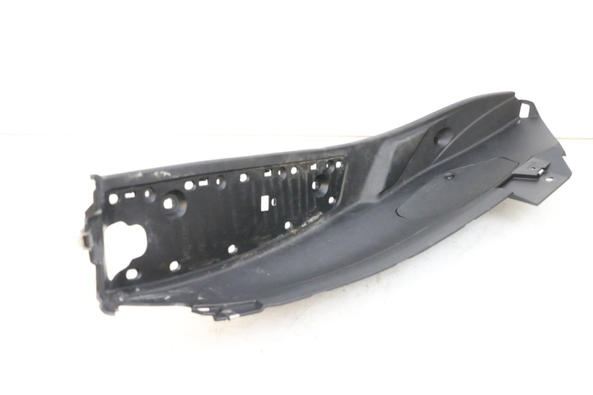 photo de CARENA PEDANA DESTRA PIAGGIO MP3 HPE 350 (2018 - 2020) - Dettagli dei punti di fissaggio