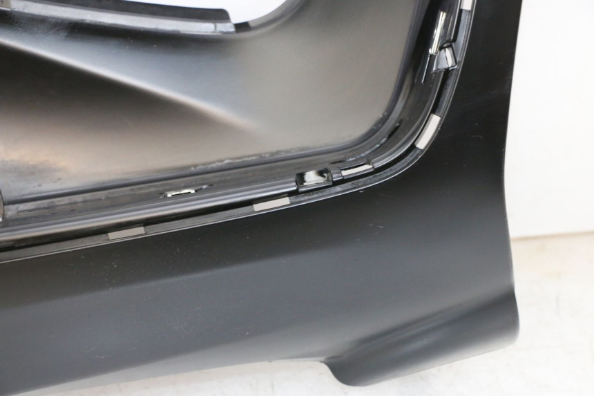 photo de CARENA PEDANA DESTRA PIAGGIO MP3 HPE 300 (2019 - 2026) - Caratteristiche distintive