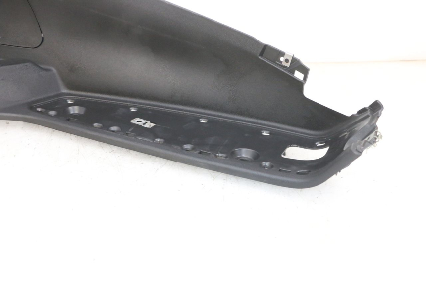 photo de MARCHE PIED DESTRO PIAGGIO MP3 RL 250 (2007 - 2010) - Ricambio usato controllato