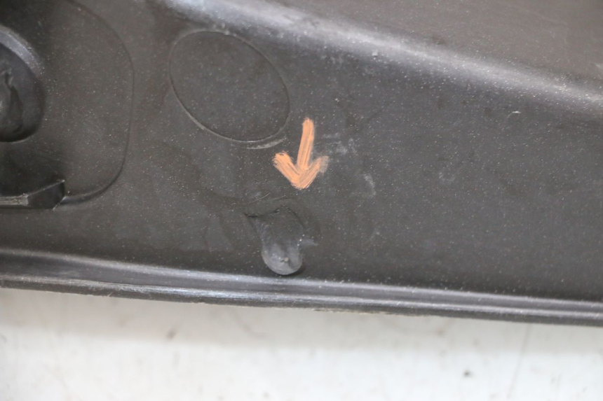 photo de MARCHE PIED DESTRO PIAGGIO X8 125 (2004 - 2007) - Zoom sullo stato d'uso