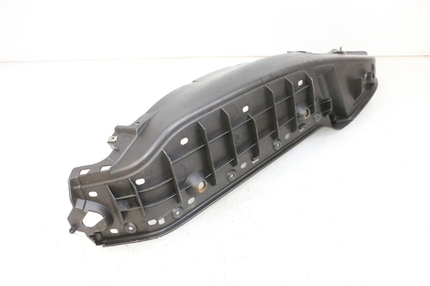 photo de MARCHE PIED DESTRO PIAGGIO X8 125 (2004 - 2007) - Primo piano tecnico