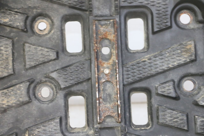 photo de CARENA PEDANA DESTRA YAMAHA YFM GRIZZLY 550 (2008 - 2015)