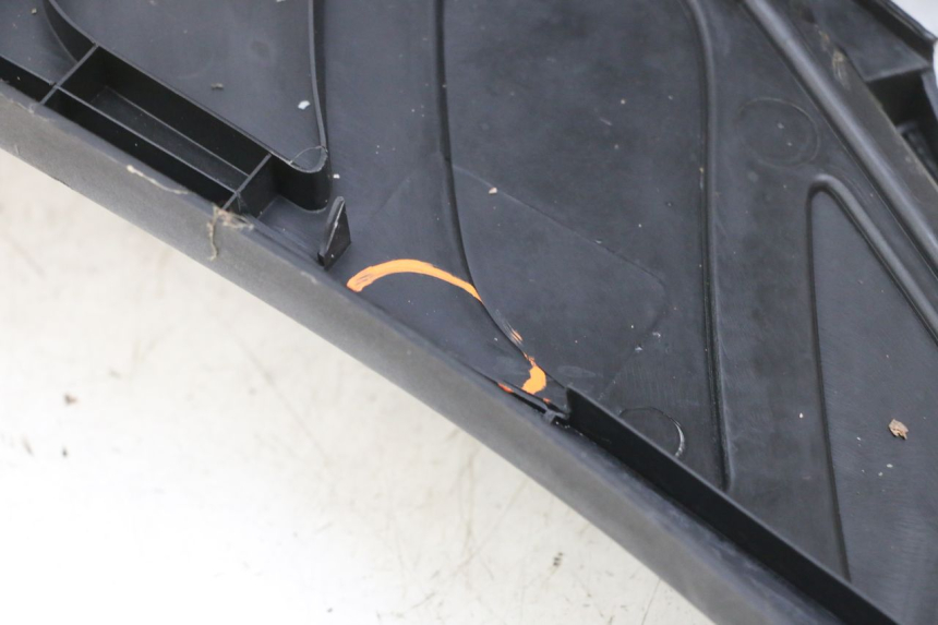 photo de PEDANA PEUGEOT ELYSEO 125 (1999 - 2004) - Caratteristiche distintive