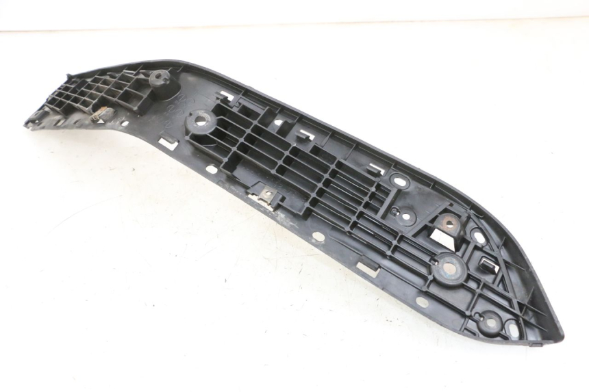 photo de PEDANA SINISTRA SUZUKI BURGMAN 650 (2013 - 2020)