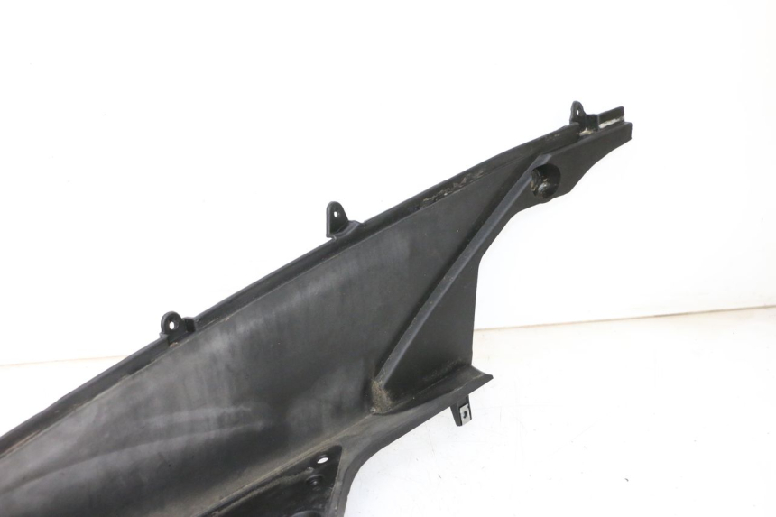 photo de CARENA PEDANA SINISTRA JM MOTORS GTS 125 (2015 - 2019) - Caratteristiche distintive