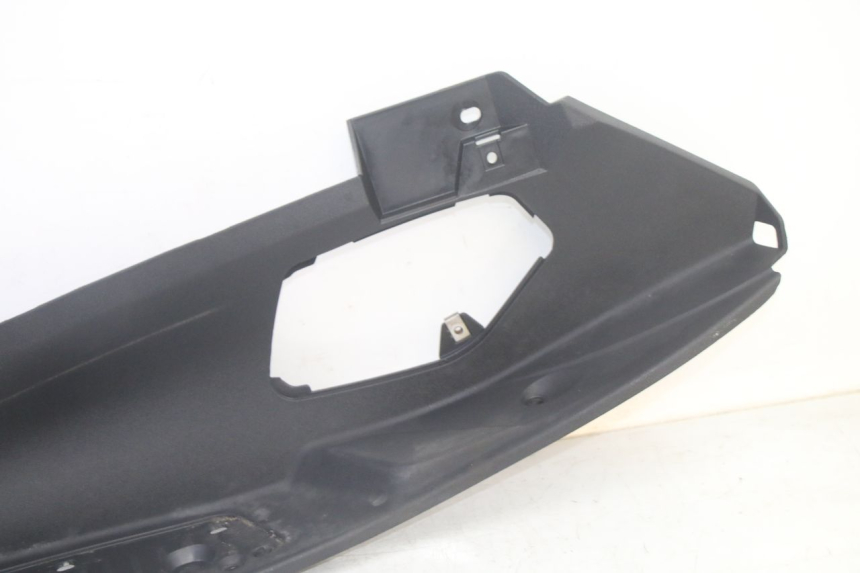 photo de CARENA PEDANA SINISTRA PIAGGIO MP3 HPE 350 (2018 - 2020) - Zoom sullo stato d'uso