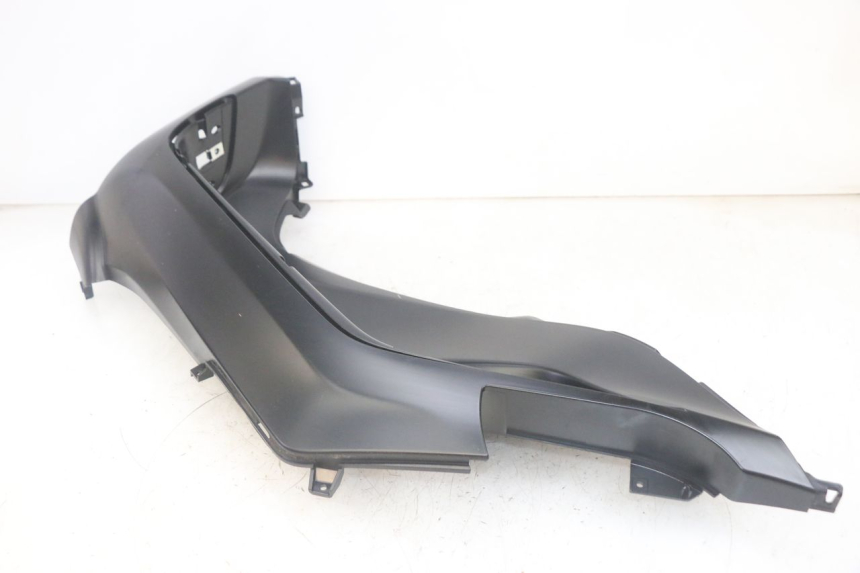 photo de CARENA PEDANA SINISTRA PIAGGIO MP3 HPE 300 (2019 - 2026) - Marcature e riferimenti originali