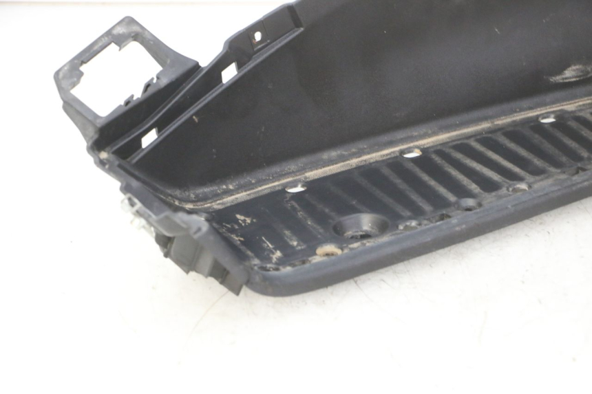 photo de CARENA PEDANA SINISTRA PIAGGIO MP3 RL 250 (2007 - 2010)