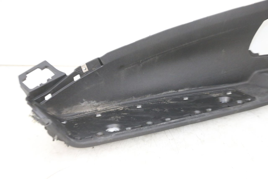 photo de CARENA PEDANA SINISTRA PIAGGIO MP3 500 (2016 - 2018) - Dettaglio del componente